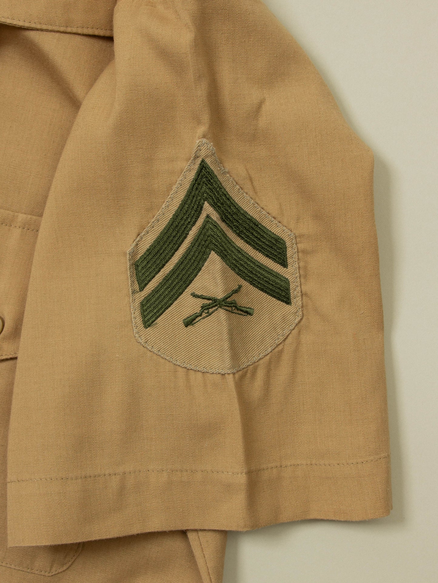 Vtg 1980s US Army Short Sleeve Officer Shirt (M)