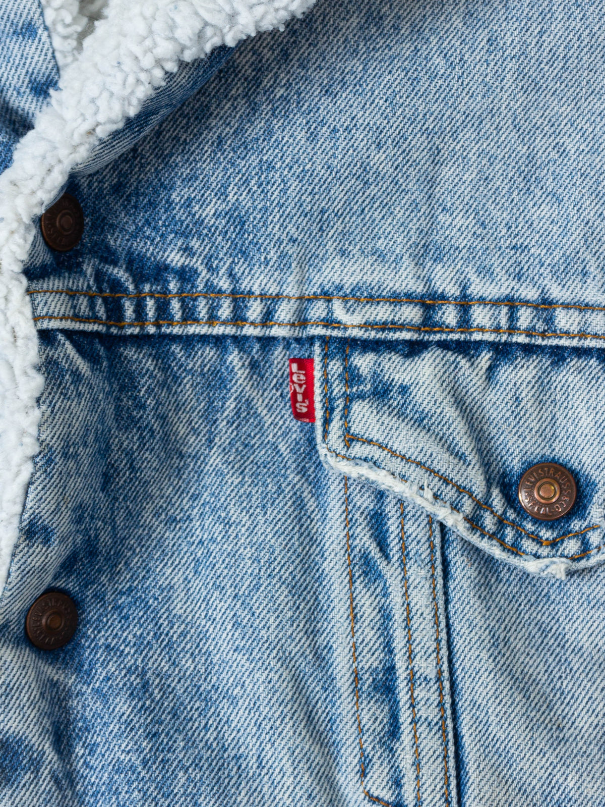 Vtg 1980s Levi's Sherpa Lined Denim Jacket - Made in USA (L)