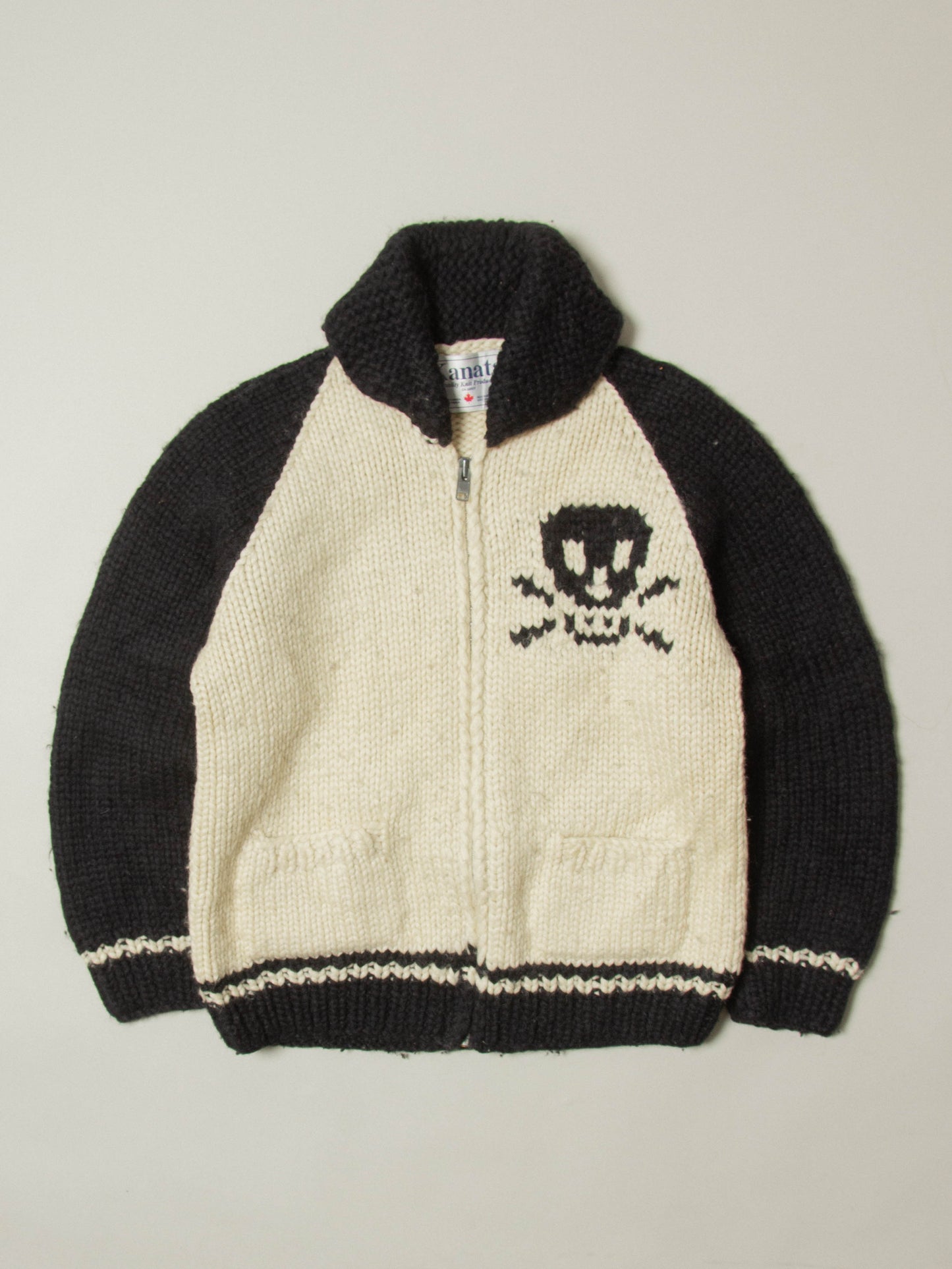 Vtg 1980s Heavy Cowichan Wool Sweater - Made in Canada (L)