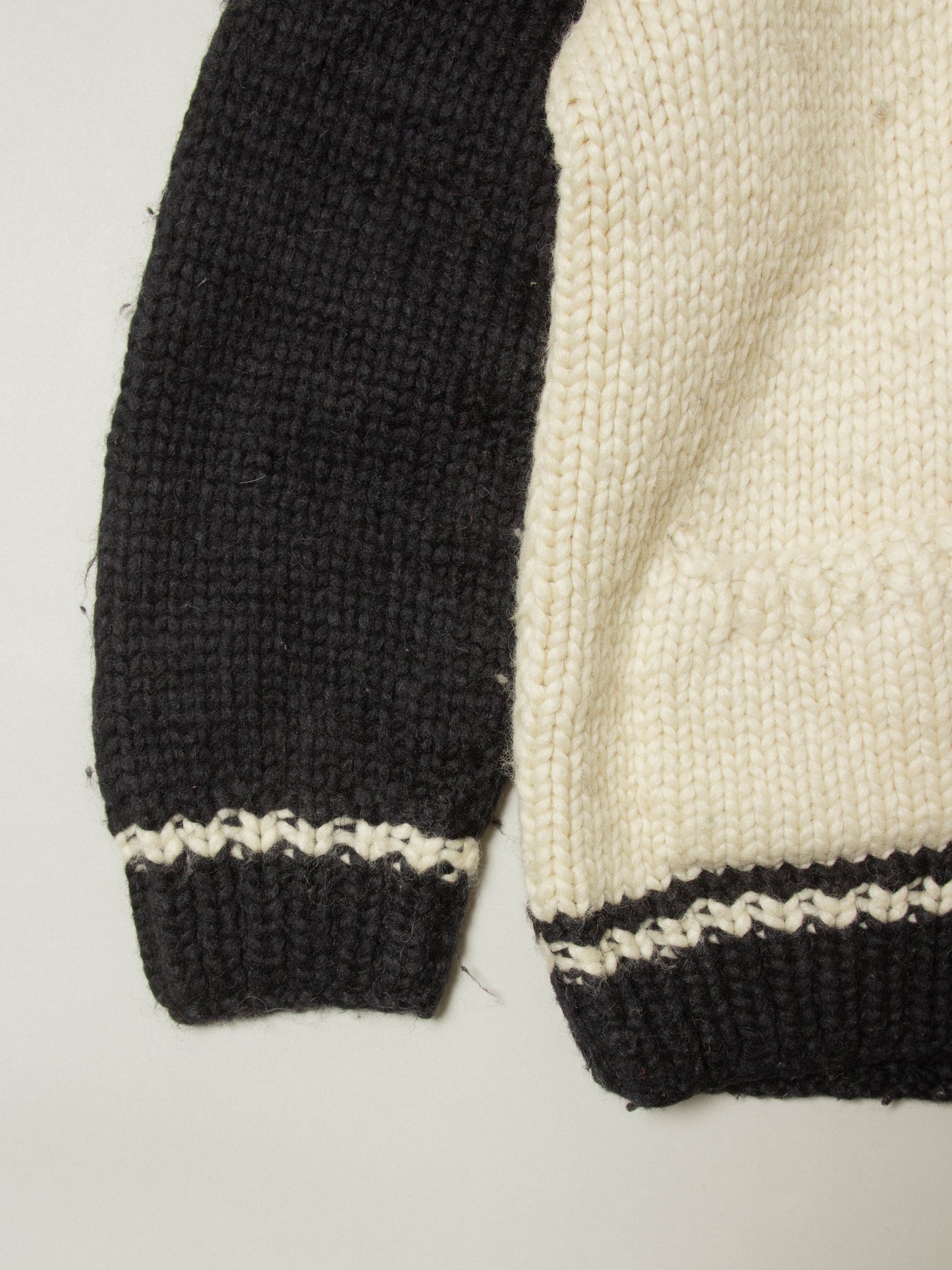 Vtg 1980s Heavy Cowichan Wool Sweater - Made in Canada (L)