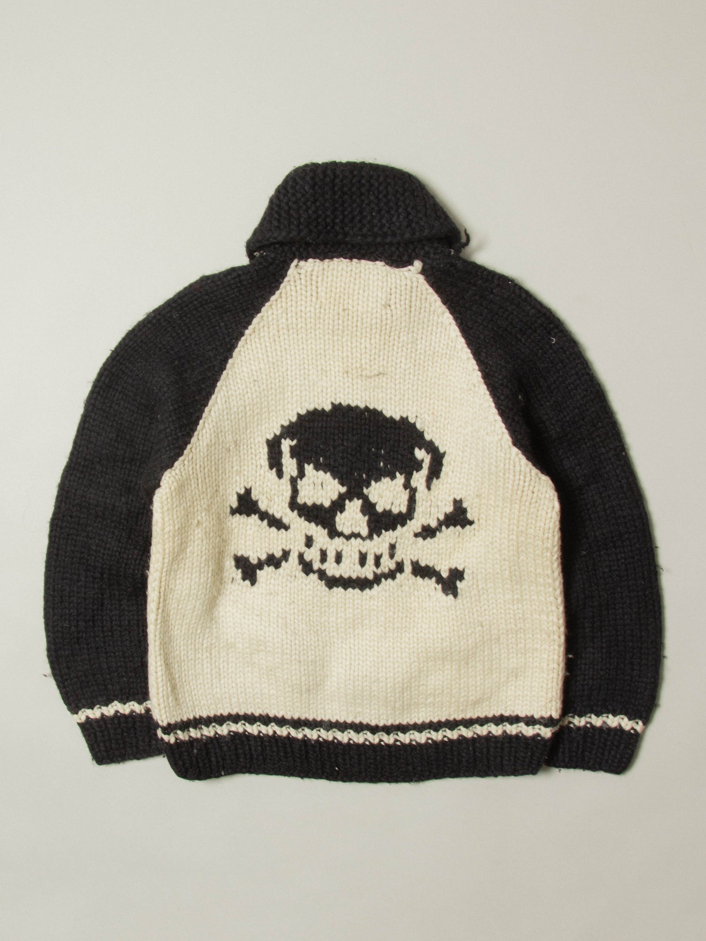 Vtg 1980s Heavy Cowichan Wool Sweater - Made in Canada (L)