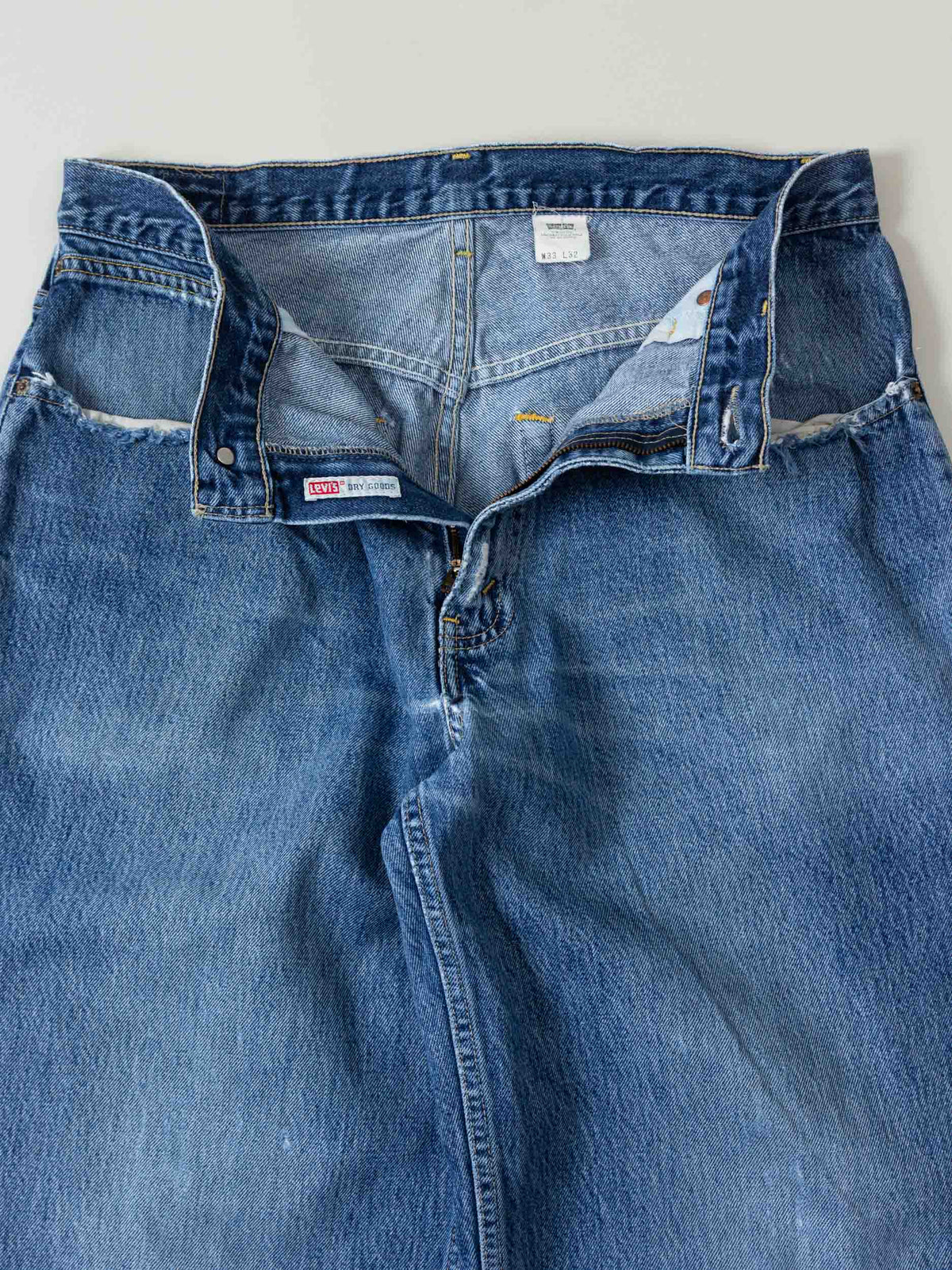 Vtg 1990s Levi's 'Dry Goods' Jeans (32x32)