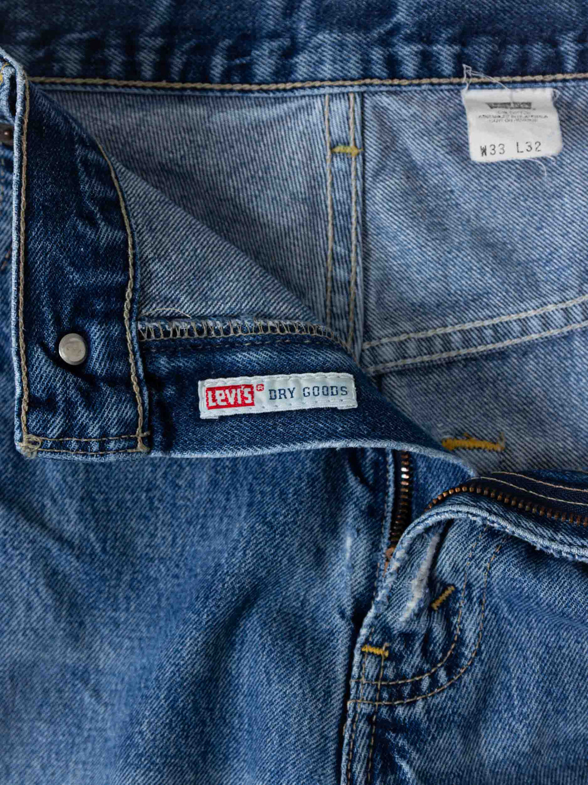 Vtg 1990s Levi's 'Dry Goods' Jeans (32x32)