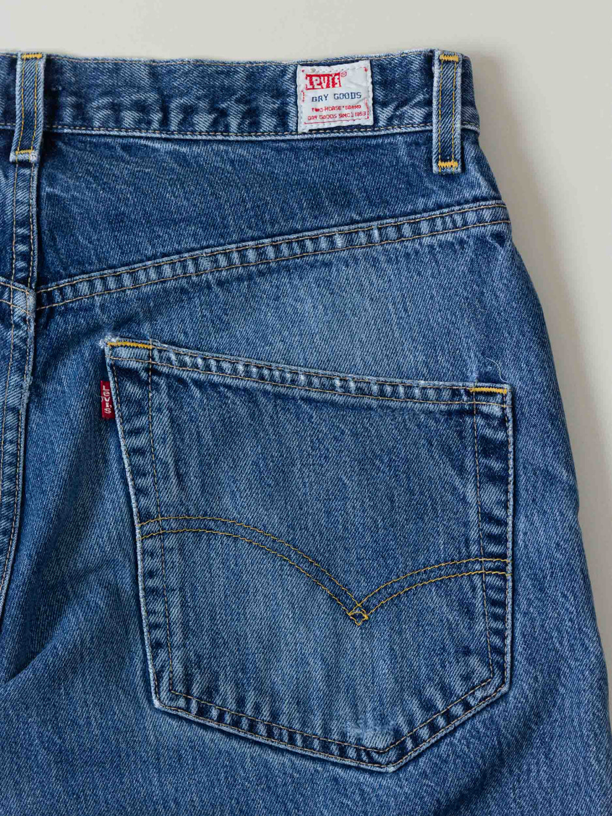 Vtg 1990s Levi's 'Dry Goods' Jeans (32x32)
