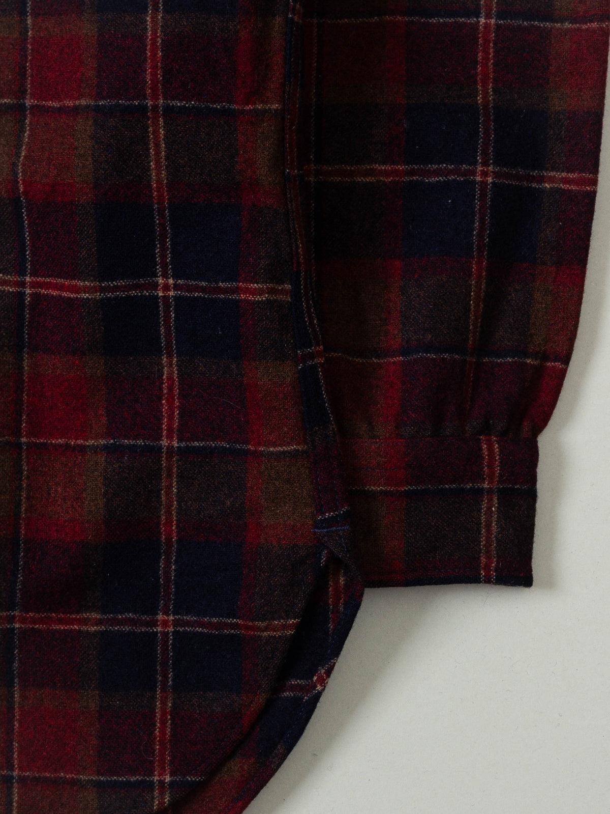 Vtg 1970s Pendleton Wool Flannel Shirt – Made in USA (L)