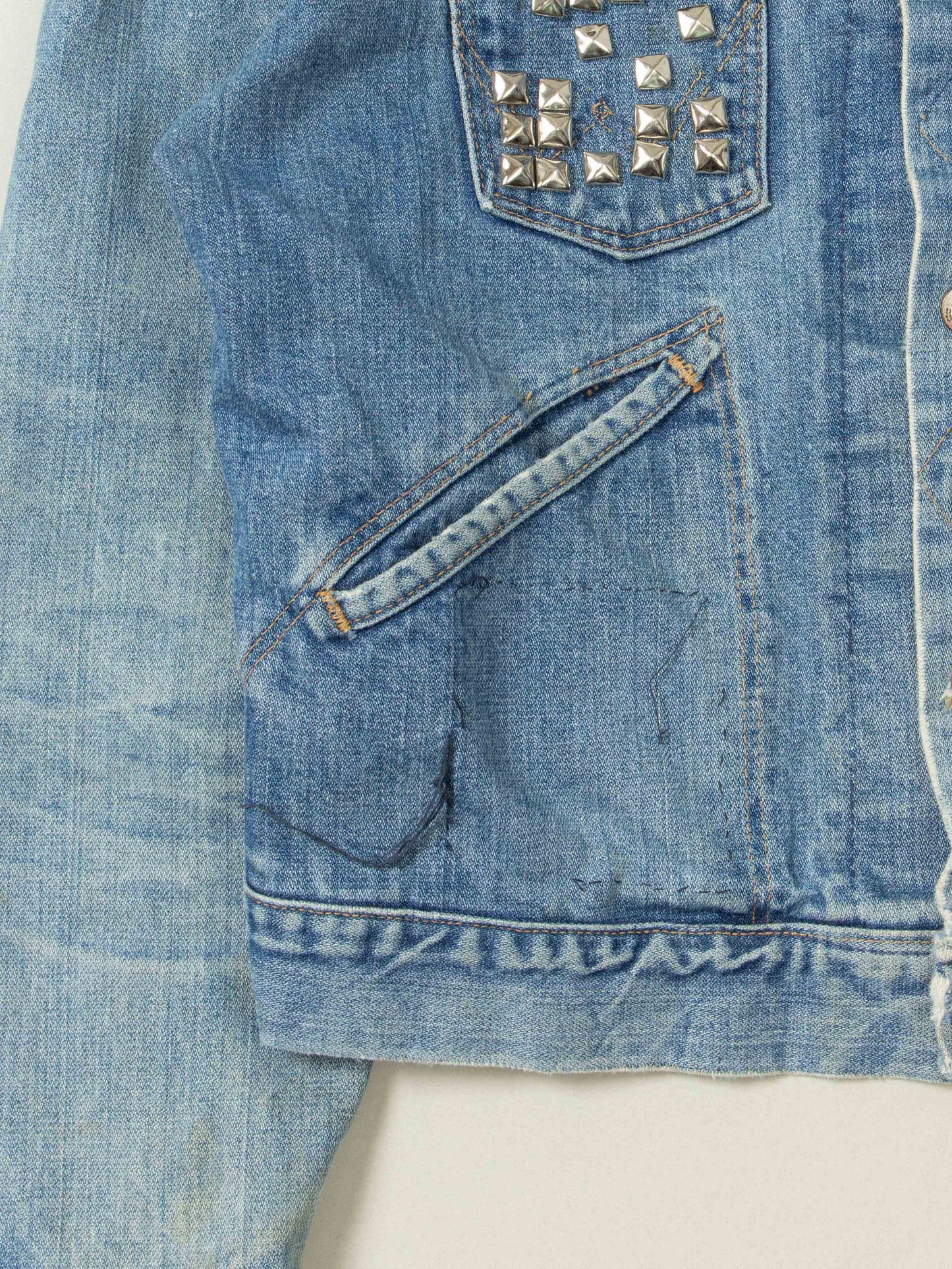 Vtg Wrangler "The Distillers" Denim Jacket - Made in USA (M)