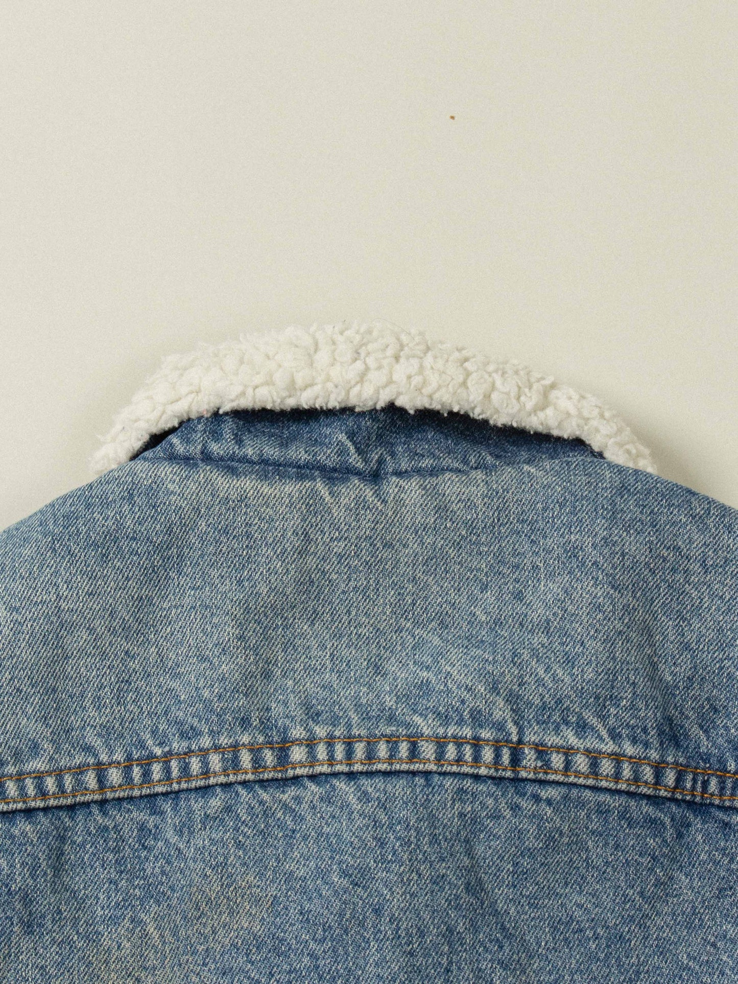 Vtg Levi's Sherpa Denim Jacket - Made in USA (M)