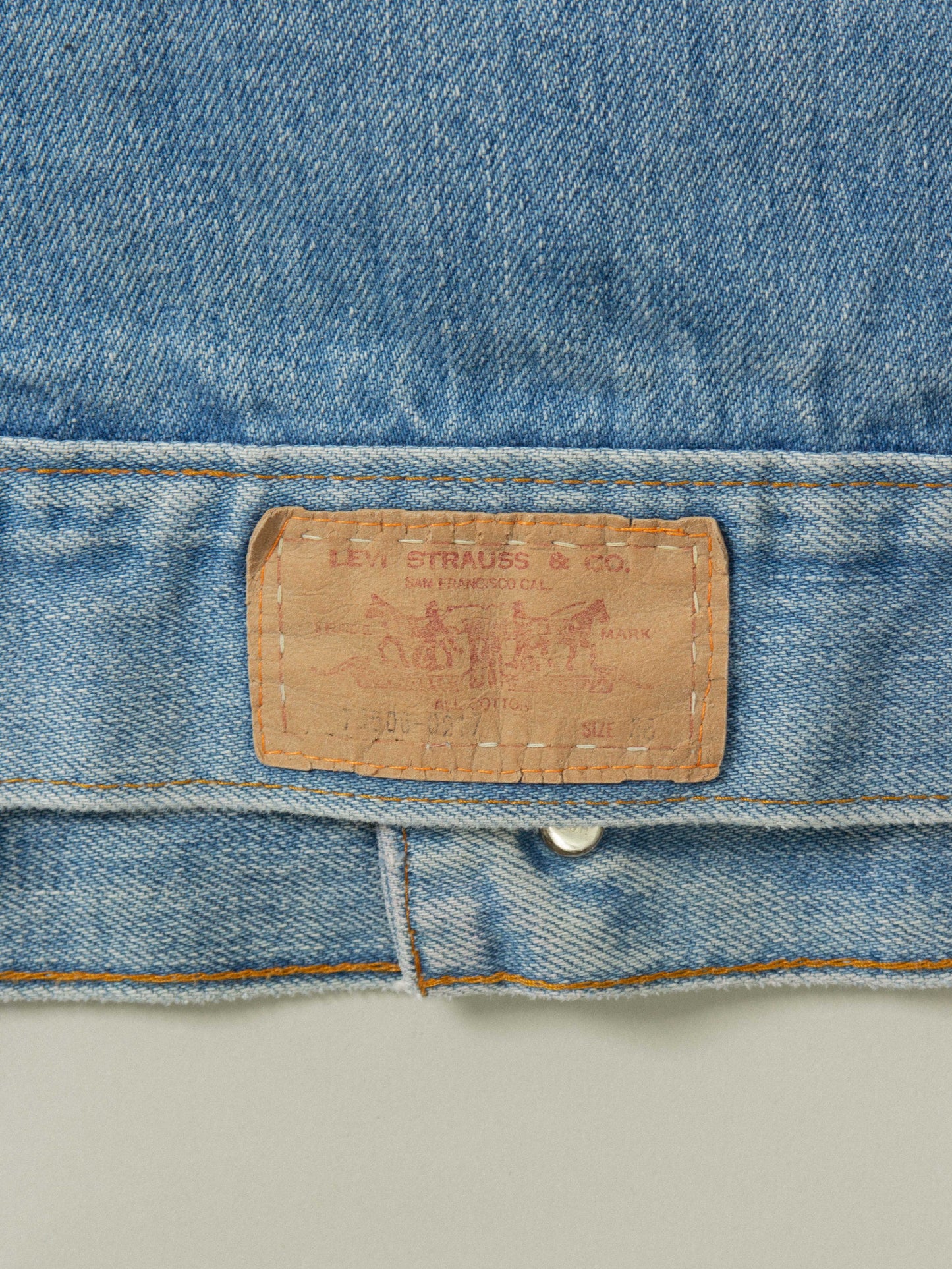 Vtg Levi's Custom Trucker Denim Jacket (XS)