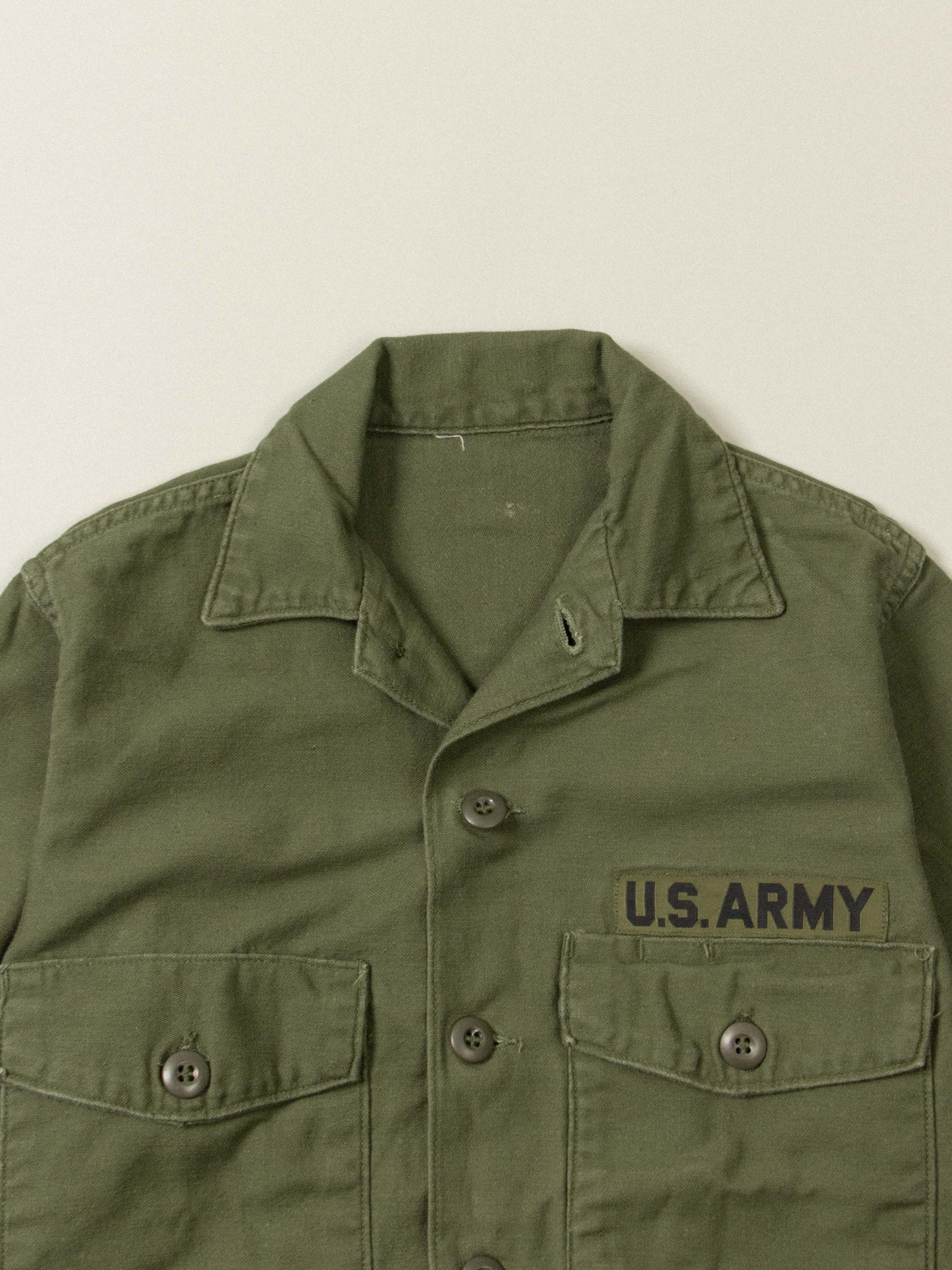 Vtg US Army OG-107 Fatigue Shirt (XS)