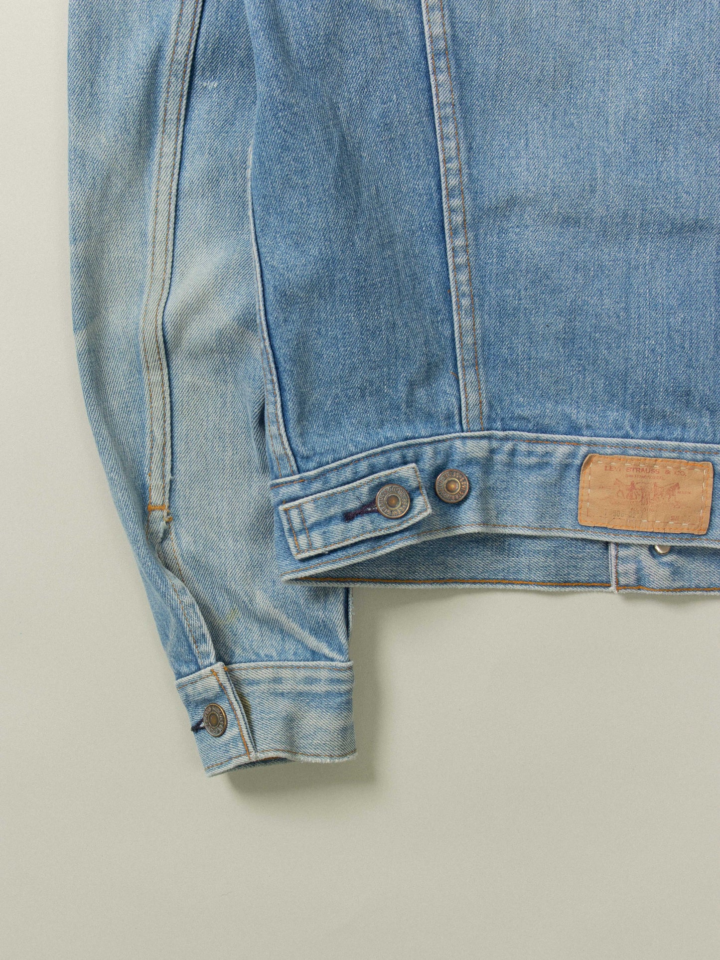 Vtg Levi's Custom Trucker Denim Jacket (XS)